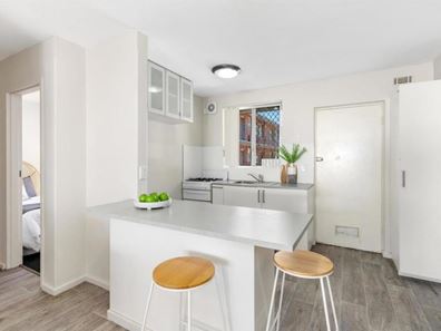 9/6 York Street, Inglewood WA 6052