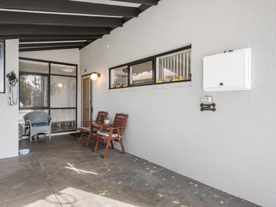2/1 Quamby Place, Rockingham WA 6168