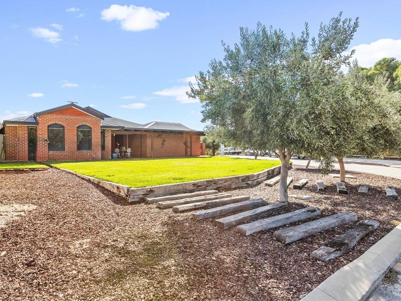 2 Emperor Way, Yanchep WA 6035