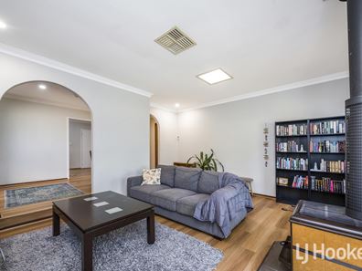 45 Matthew Way, Thornlie WA 6108