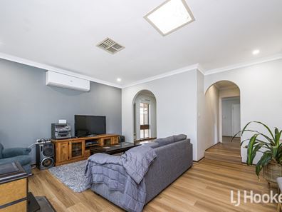 45 Matthew Way, Thornlie WA 6108