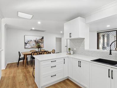 32 Poynter Drive, Duncraig WA 6023