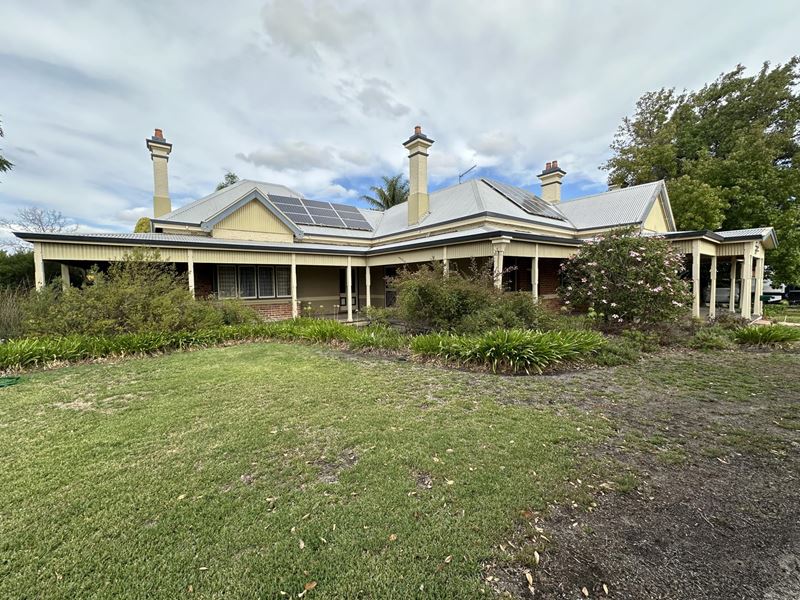 4 Clive  Street, Katanning