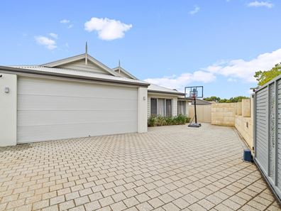 98 Grandmere Parade, Meadow Springs WA 6210
