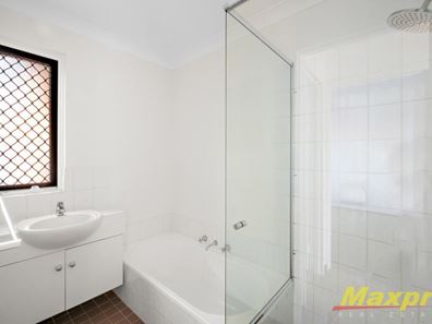 4 Tantini Close, Parkwood WA 6147