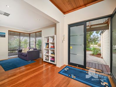 2 Lawson Road, Dalyellup WA 6230