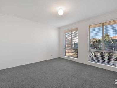 12 Kiesey Street, Coogee WA 6166