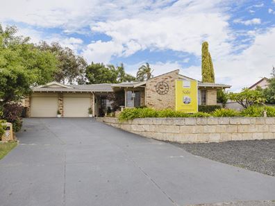 8 Hawk Close, Ballajura WA 6066