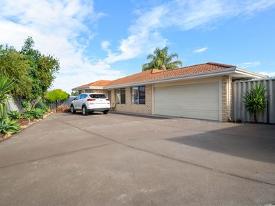 7 Riverside Lane, Seville Grove WA 6112