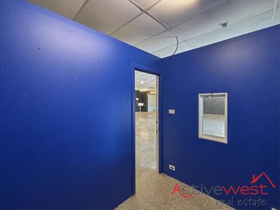 4/2 Oceanside Drive, Wandina WA 6530
