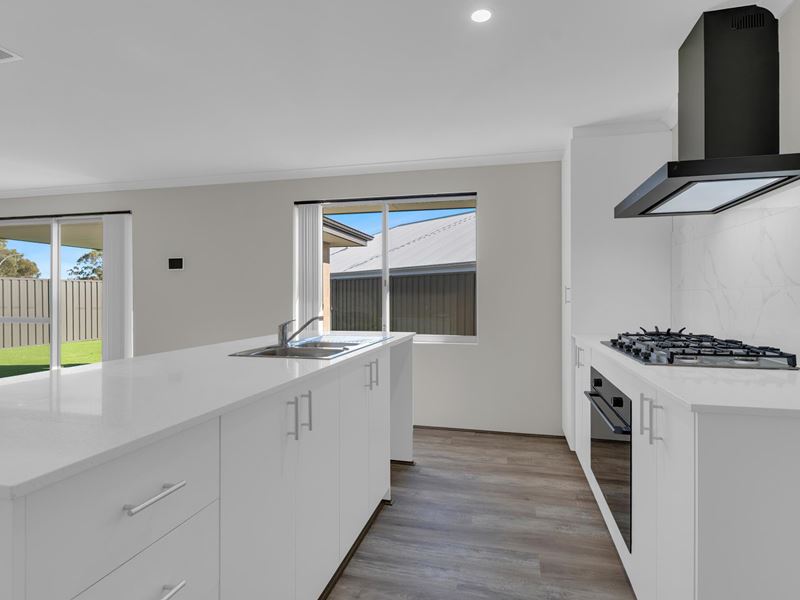 344 Lake Valley Drive, Lakelands WA 6180