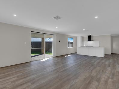 344 Lake Valley Drive, Lakelands WA 6180