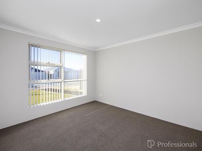12 Kuranda Street, Yanchep WA 6035