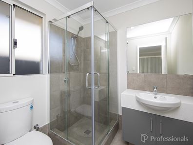 12 Kuranda Street, Yanchep WA 6035