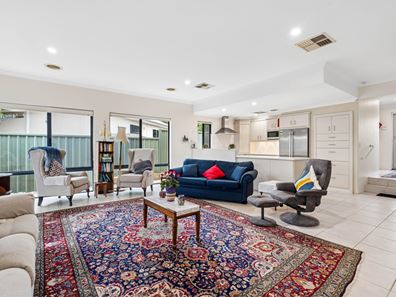 1/98 Canning Road, Kalamunda WA 6076