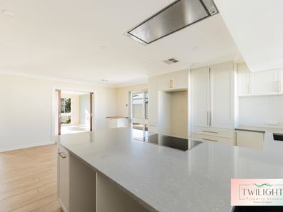 47 Biscayne Street, Safety Bay WA 6169