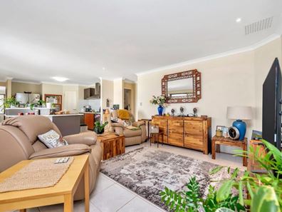 35 Frederick Way, Wannanup WA 6210