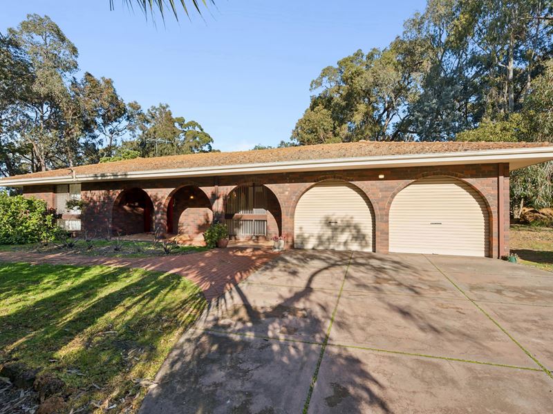 4 Gostelow Road, Glen Forrest WA 6071