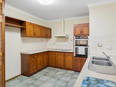 4 Gostelow Road, Glen Forrest WA 6071