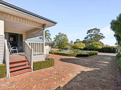 5 Gloucester Road, Kalamunda WA 6076