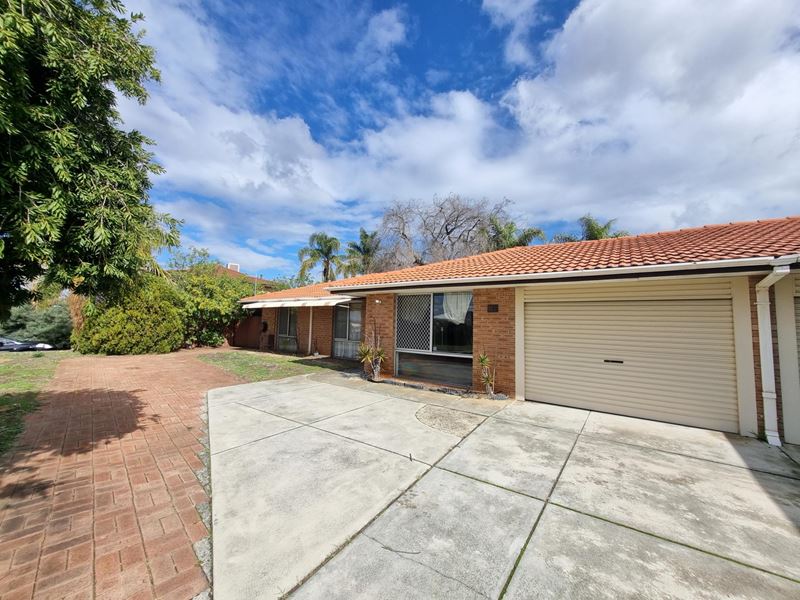 2b Broadhurst Cres, Bateman WA 6150