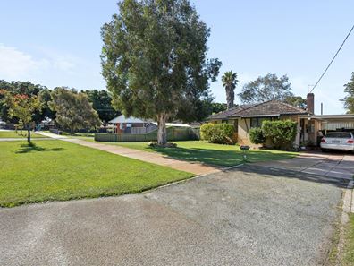 3 Priestley Street, Embleton WA 6062