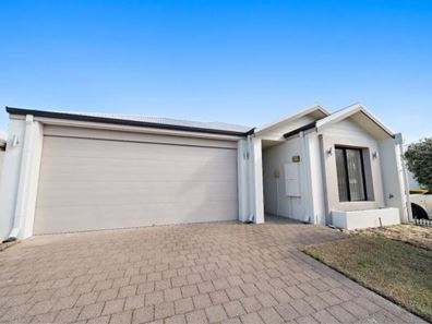 11 Schauss Road, Eglinton WA 6034