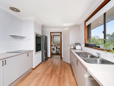 4 Hawkins Court, Australind WA 6233
