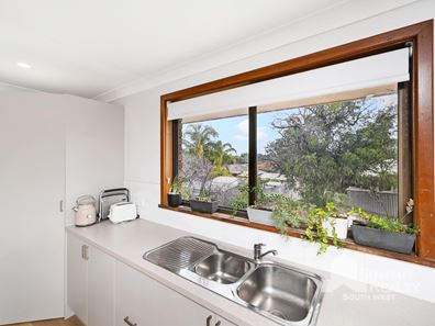 4 Hawkins Court, Australind WA 6233