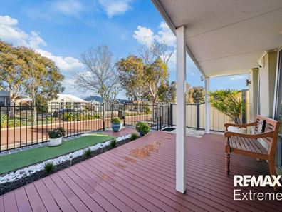 17 Porzana Boulevard, Tapping WA 6065