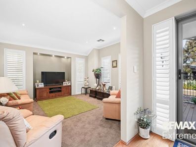 17 Porzana Boulevard, Tapping WA 6065