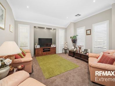 17 Porzana Boulevard, Tapping WA 6065