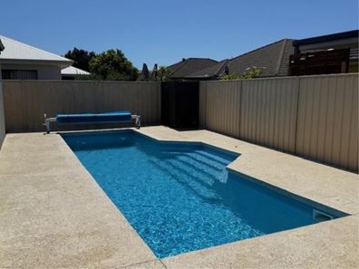 13 Quenda Dr, Canning Vale WA 6155
