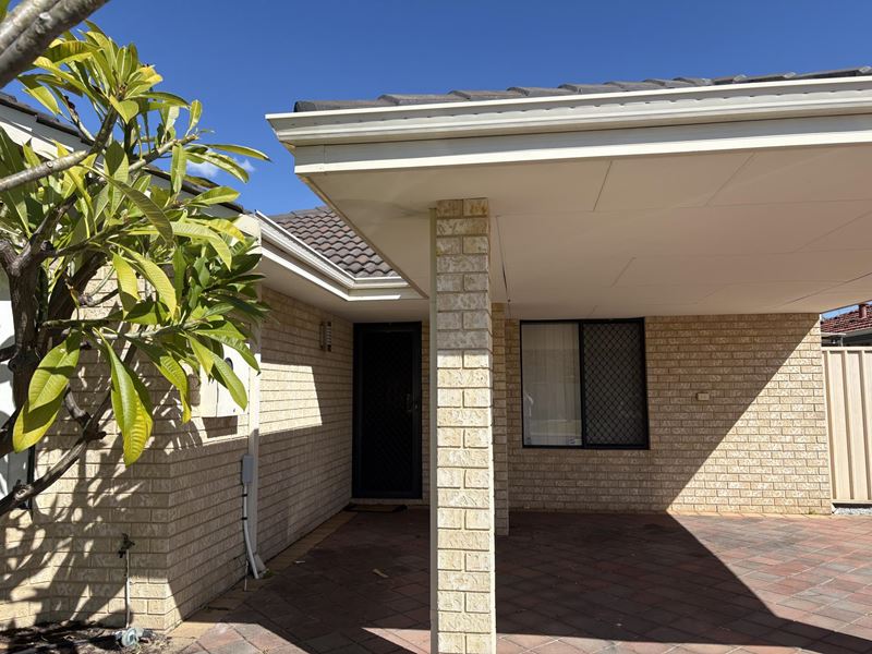 Unit 1/11 Norbertine Close, Queens Park WA 6107