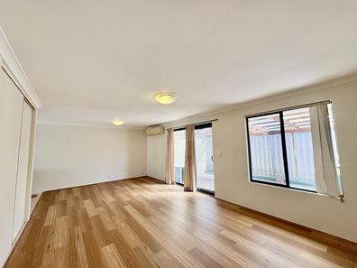 Unit 1/11 Norbertine Close, Queens Park WA 6107