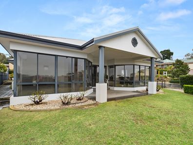 17 Parakeet Outlook, Australind WA 6233