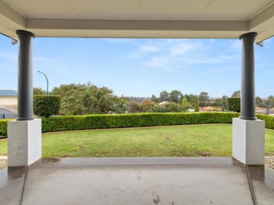 17 Parakeet Outlook, Australind WA 6233