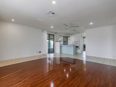 6 Sepal Close, Seville Grove WA 6112