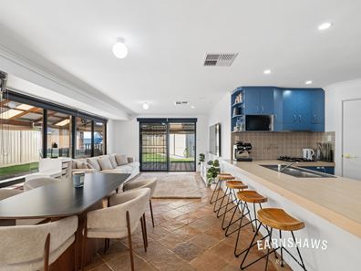 27 Gentle Circle, South Guildford WA 6055