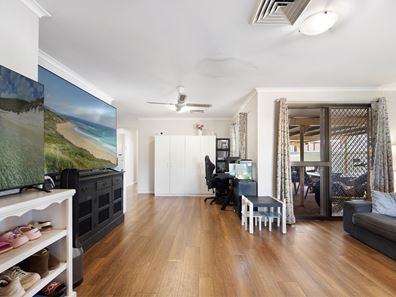 10 Bond Place, Pegs Creek WA 6714