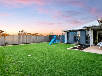 16 Kakarla Avenue, Karlkurla WA 6430