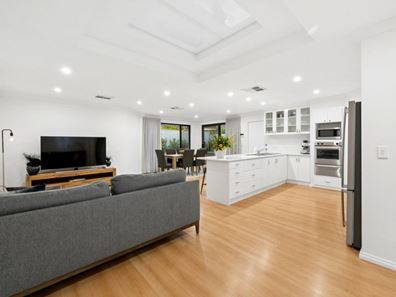 8a Wyndham Way, Yokine WA 6060