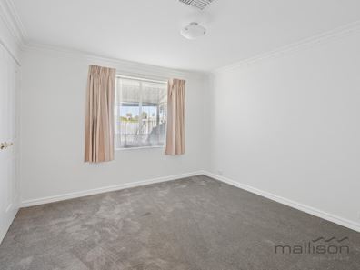 2/33 Currawong Way, Thornlie WA 6108