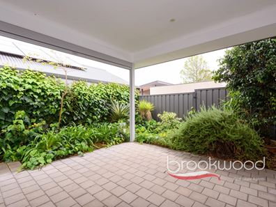 2/13 Craig Street, Mundaring WA 6073