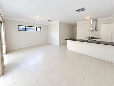 6 Snowden St, Hammond Park WA 6164