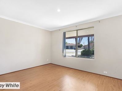 17 Salmongum Grove, Beechboro WA 6063