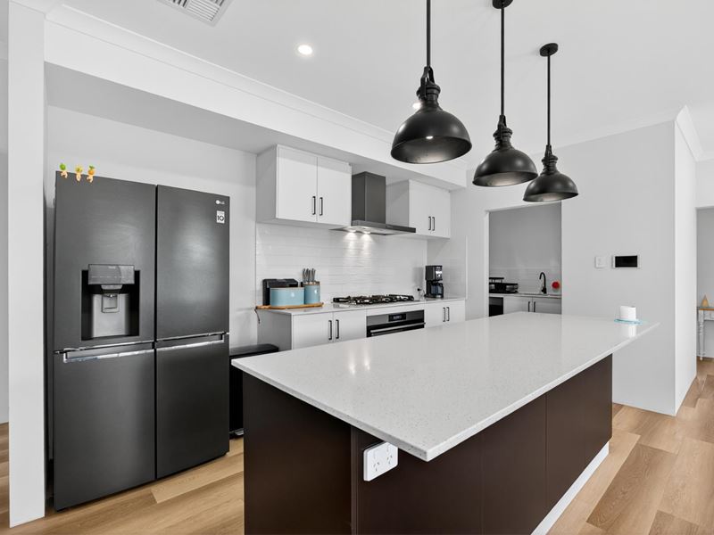 12 Jefferson Street, Lakelands WA 6180