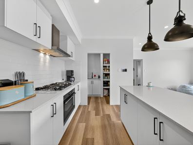 12 Jefferson Street, Lakelands WA 6180