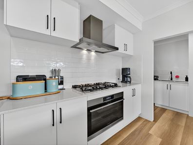 12 Jefferson Street, Lakelands WA 6180