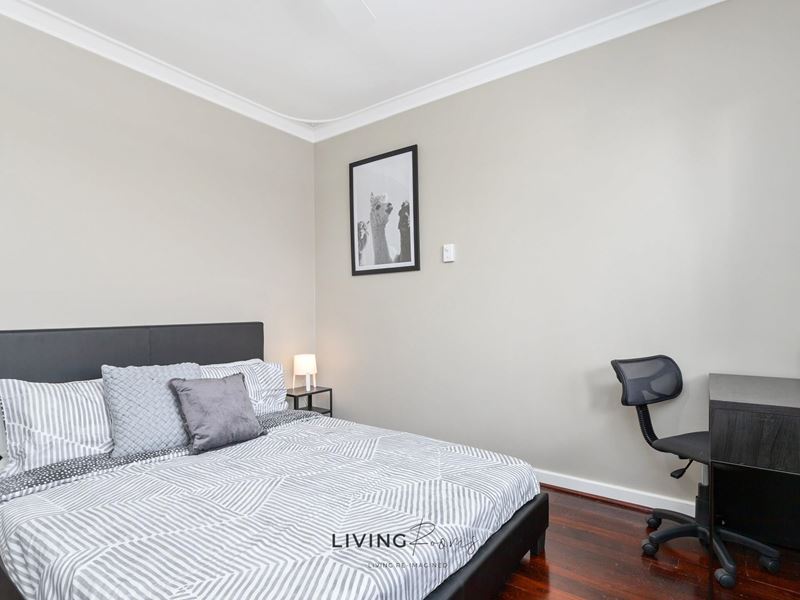Room 4/ 45 Rhodes Crescent, Calista WA 6167